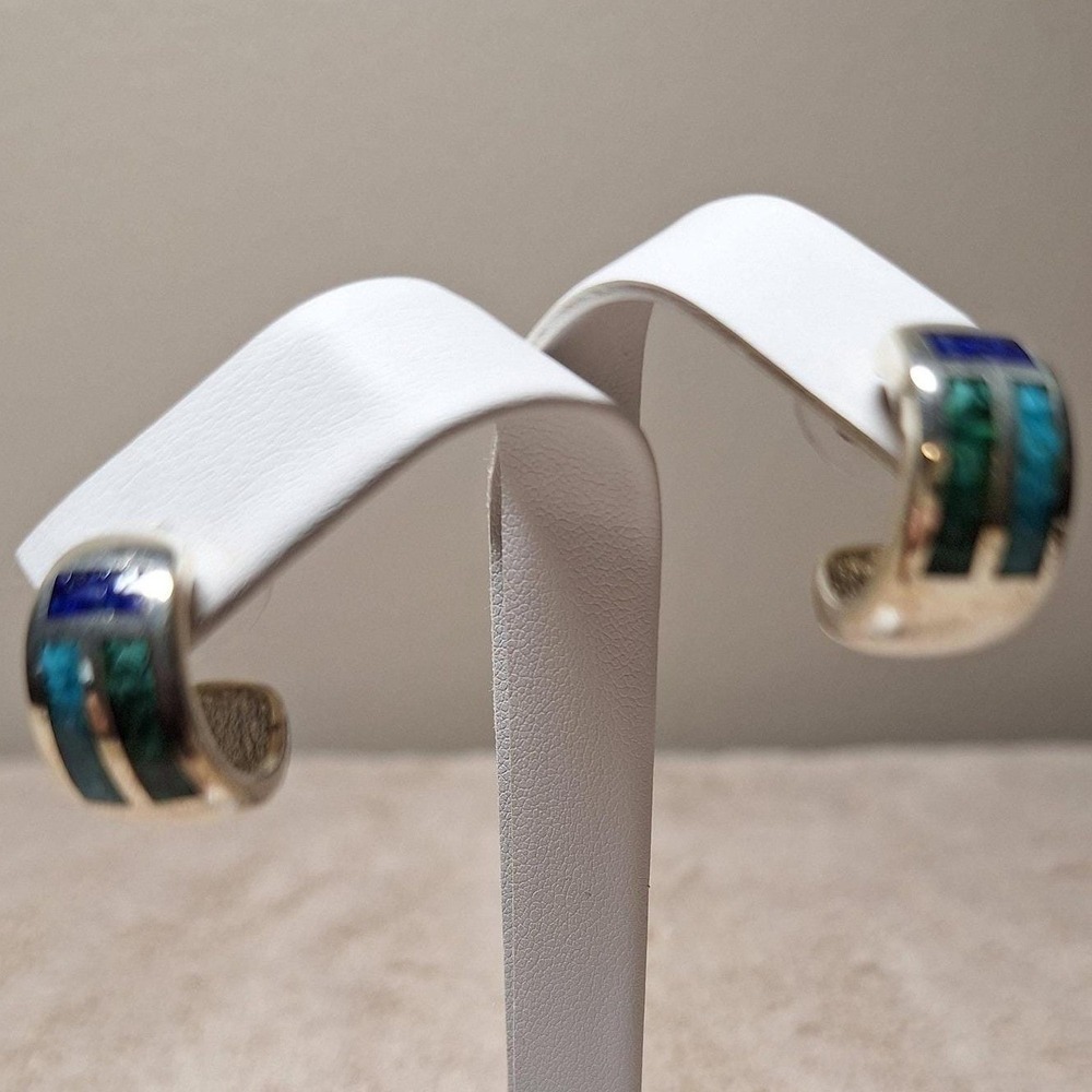Turquoise lapis huggy hoop earrings chip inlay in sterling silver